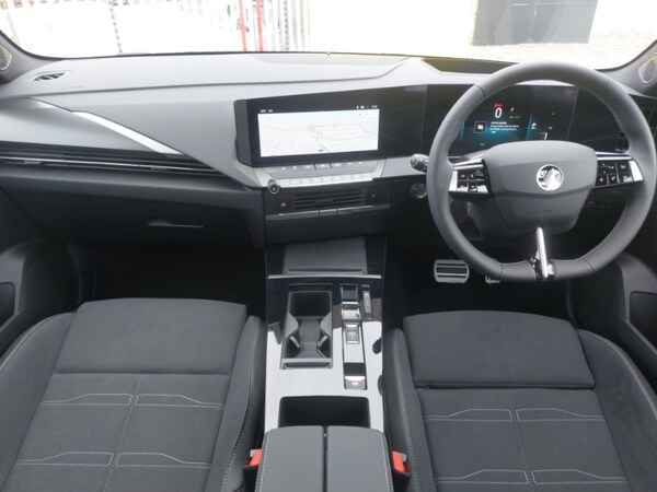 Used Vauxhall Astra 2025 for sale - 76221074: Photo 2