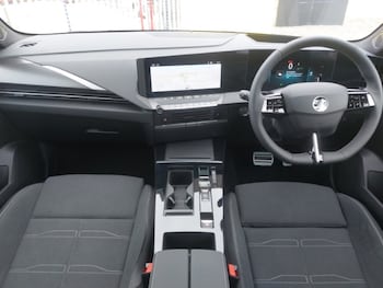 Used Vauxhall Astra 2025 for sale - 76221074: Photo 2