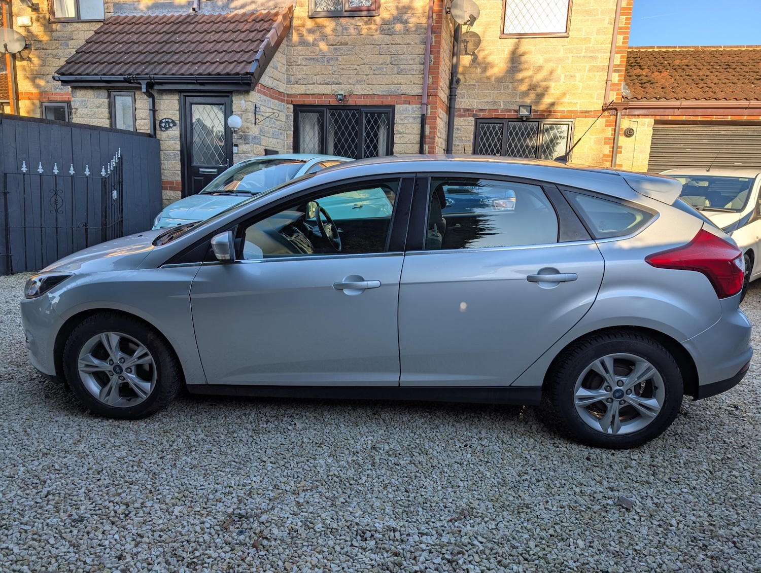 Used Ford Focus 2013 for sale - 76758062: Photo 2