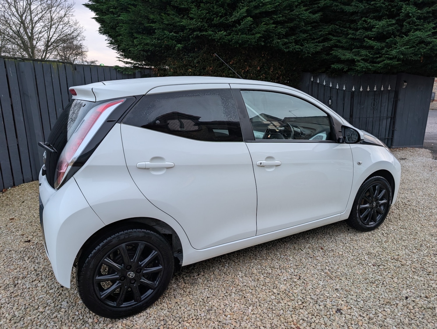 Used Toyota AYGO 2018 for sale - 76664600: Photo 13
