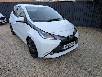 Used Toyota AYGO 2018 for sale - 76664600: Photo