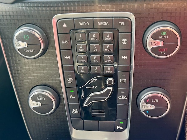 Used Volvo V40 2016 for sale - 75585075: Photo 23
