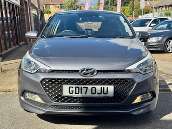 Used Hyundai i20 2017 for sale - 75937461: Photo