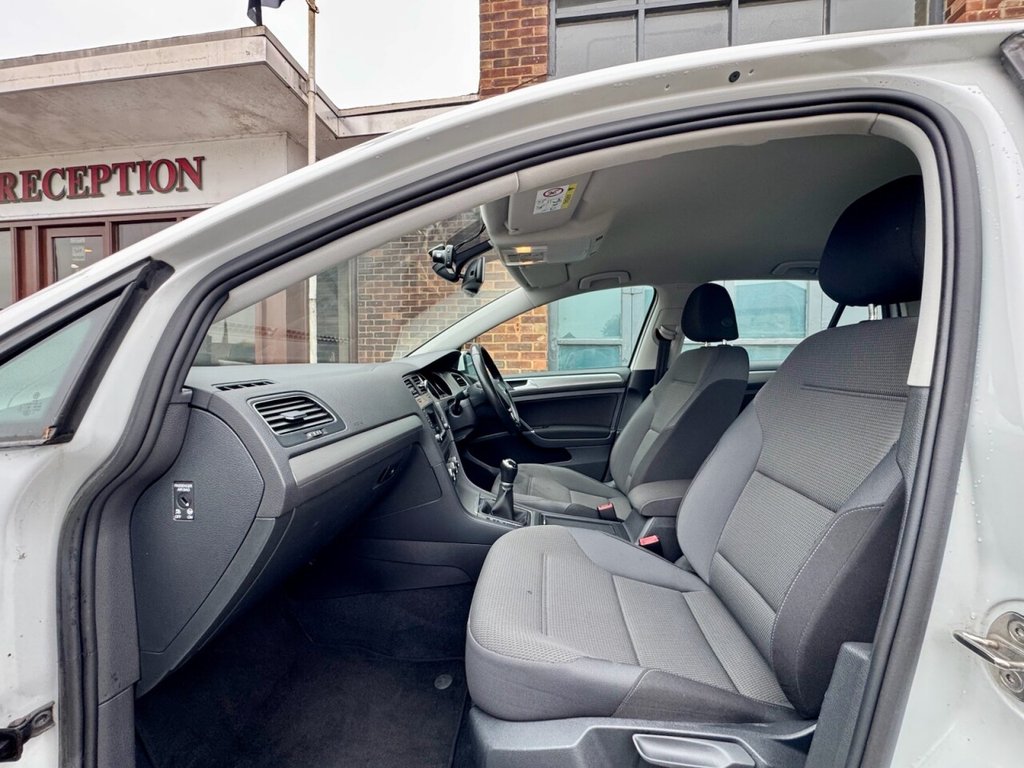 Used Volkswagen Golf 2016 for sale - 76267301: Photo 12