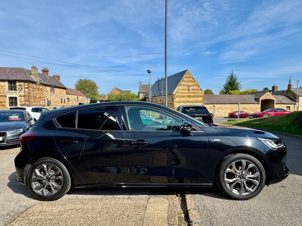 Used Ford Focus 2022 for sale - 75999021: Photo 7