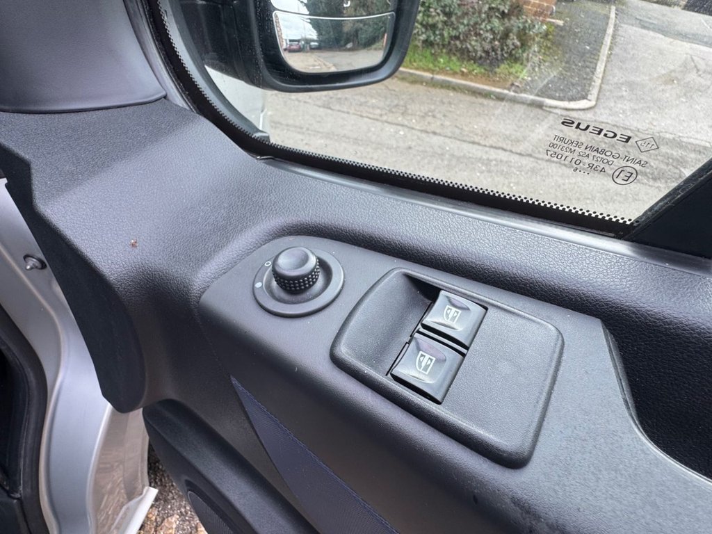 Used Vauxhall Vivaro 2016 for sale - 77572291: Photo 24