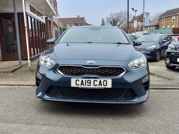 Used Kia Ceed 2019 for sale - 77748975: Photo