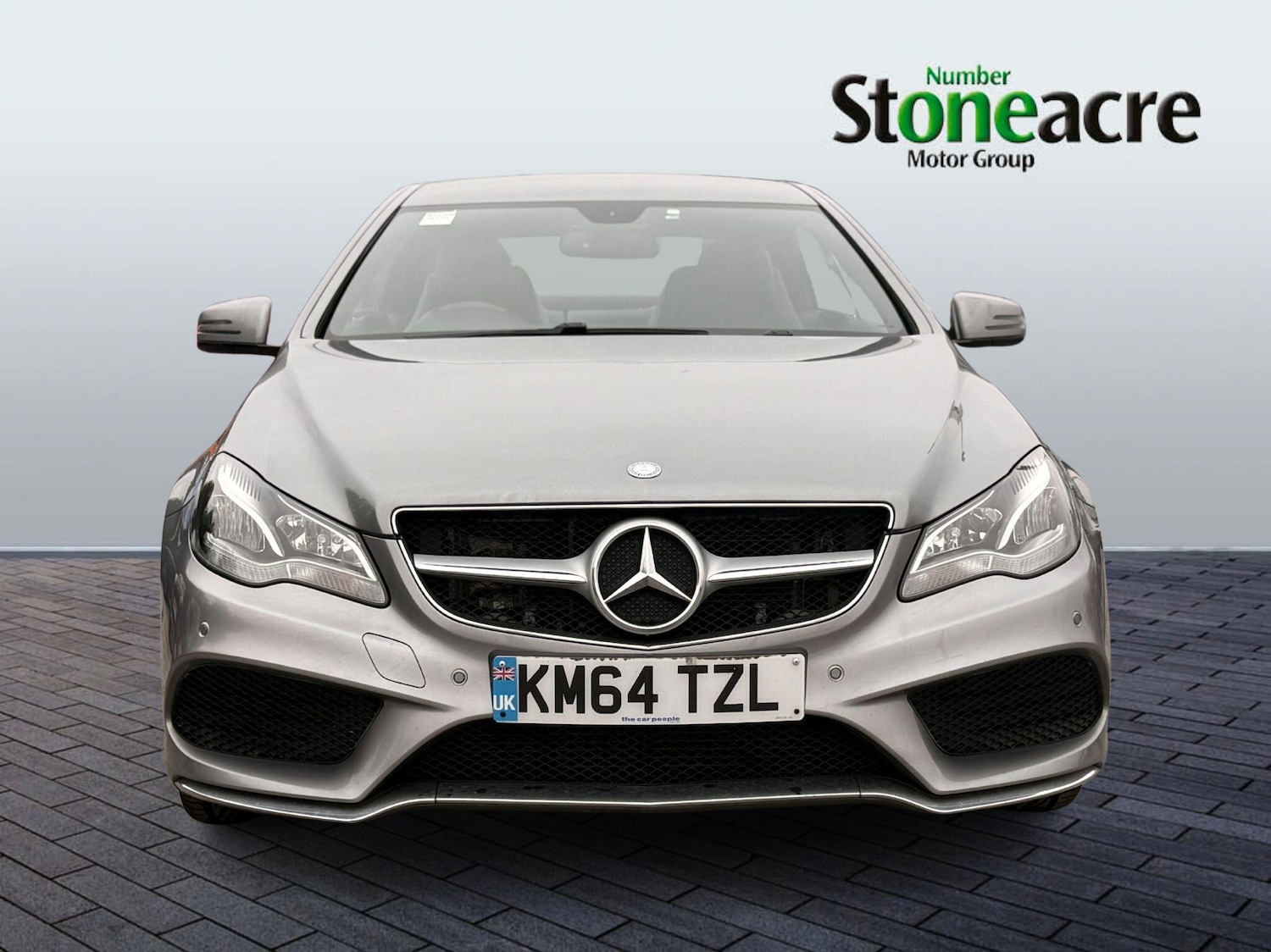Used Mercedes-Benz E Class 2014 for sale - 76327238: Photo 2