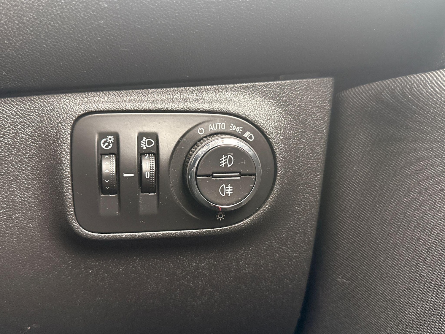 Used Vauxhall Corsa 2016 for sale - 78100342: Photo 16