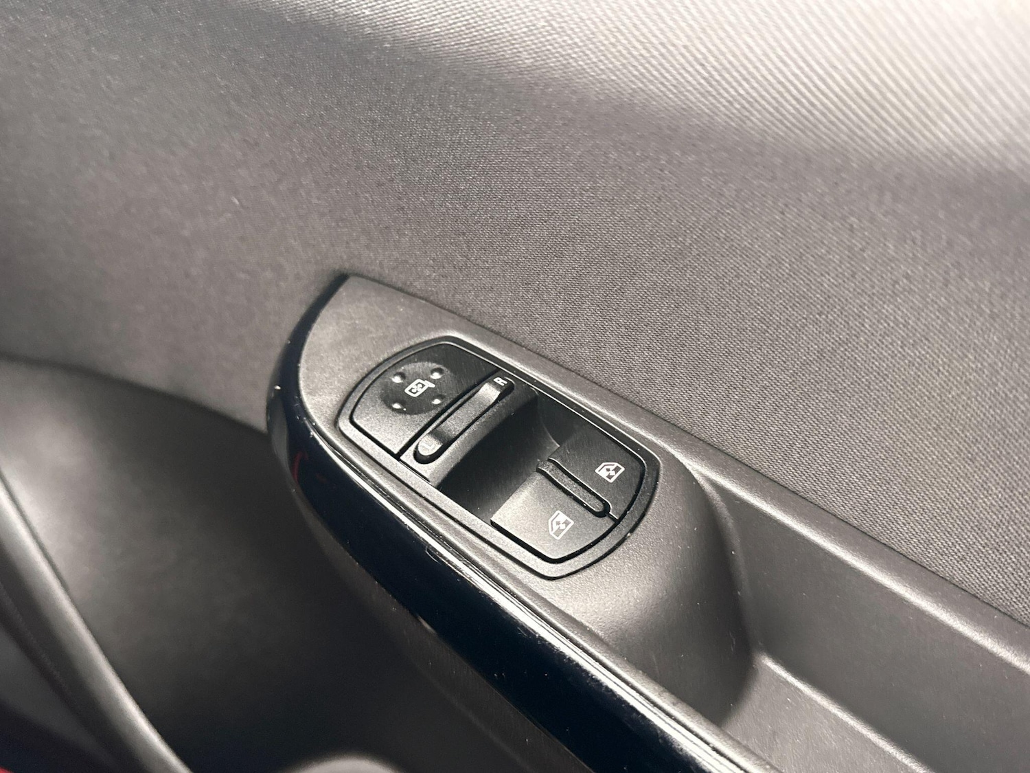 Used Vauxhall Corsa 2016 for sale - 78100342: Photo 24