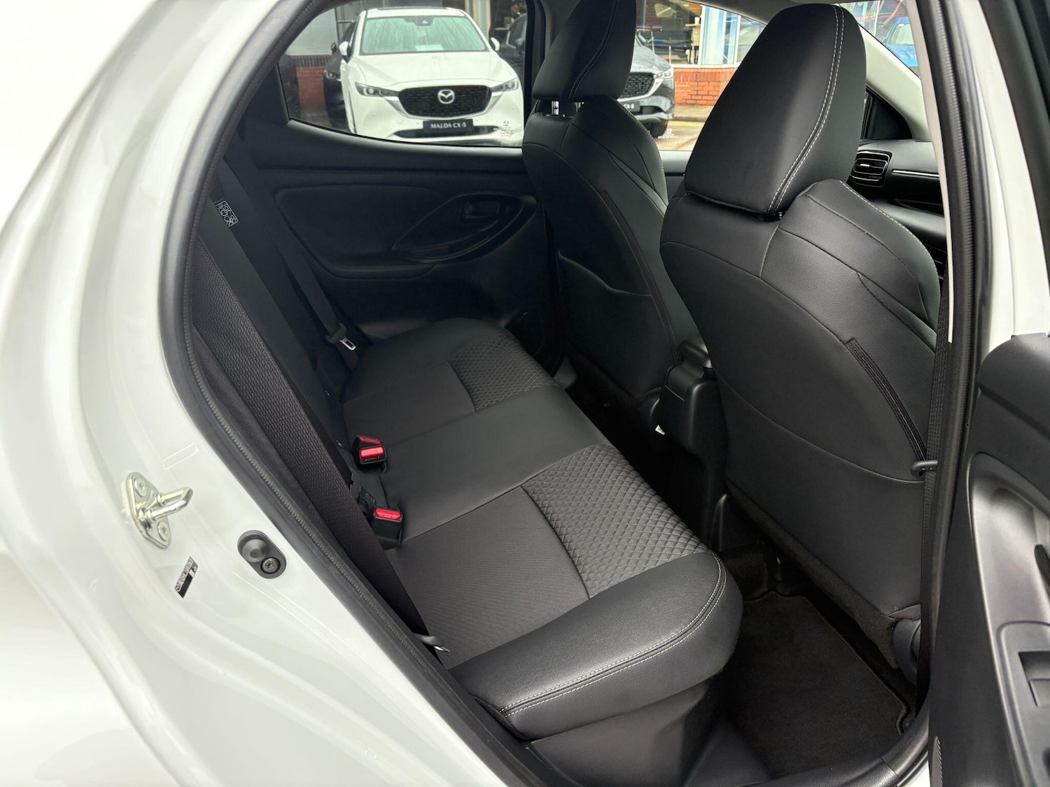 Used Mazda Mazda2 HYBRID 2023 for sale - 76689973: Photo 13