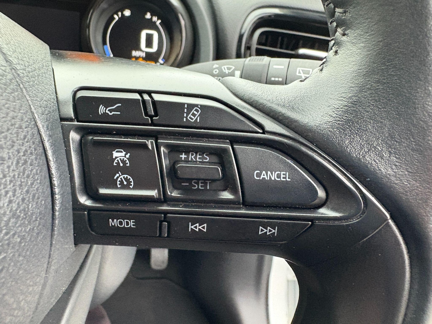 Used Mazda Mazda2 HYBRID 2023 for sale - 76689973: Photo 15