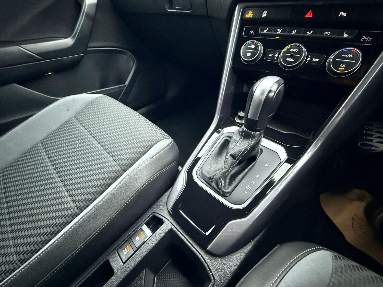 Used Volkswagen T-Roc 2021 for sale - 77537227: Photo 9