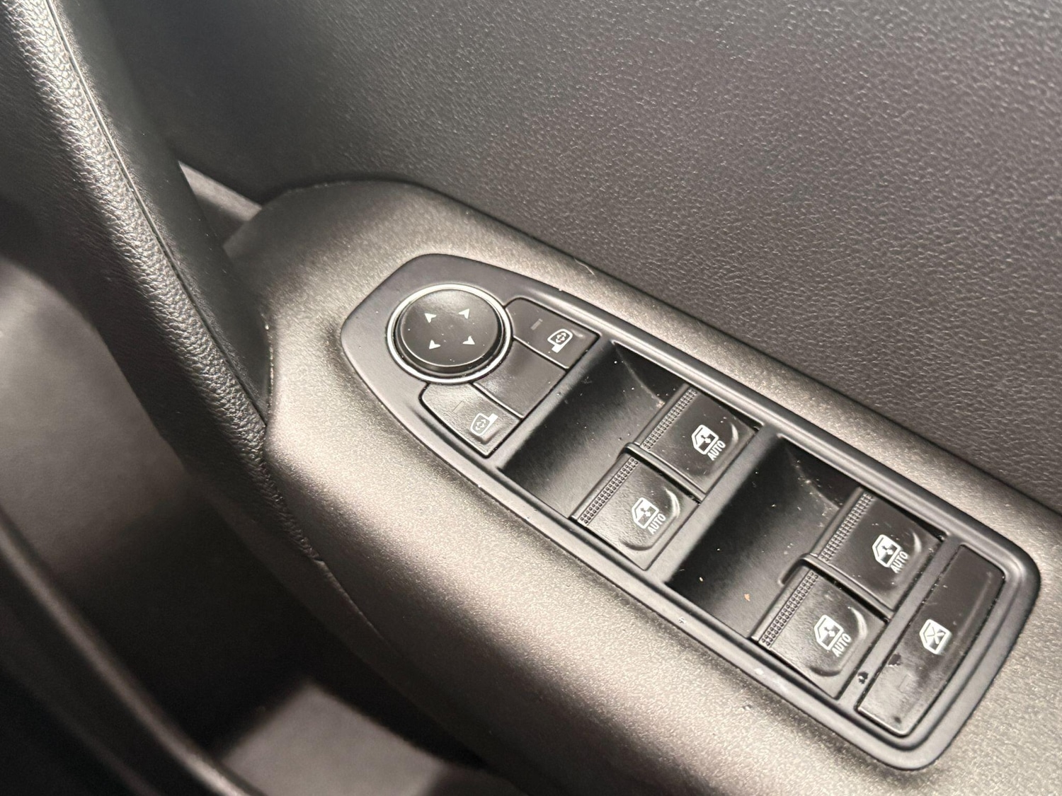 Used Renault Captur for sale - 77710230: Photo 19