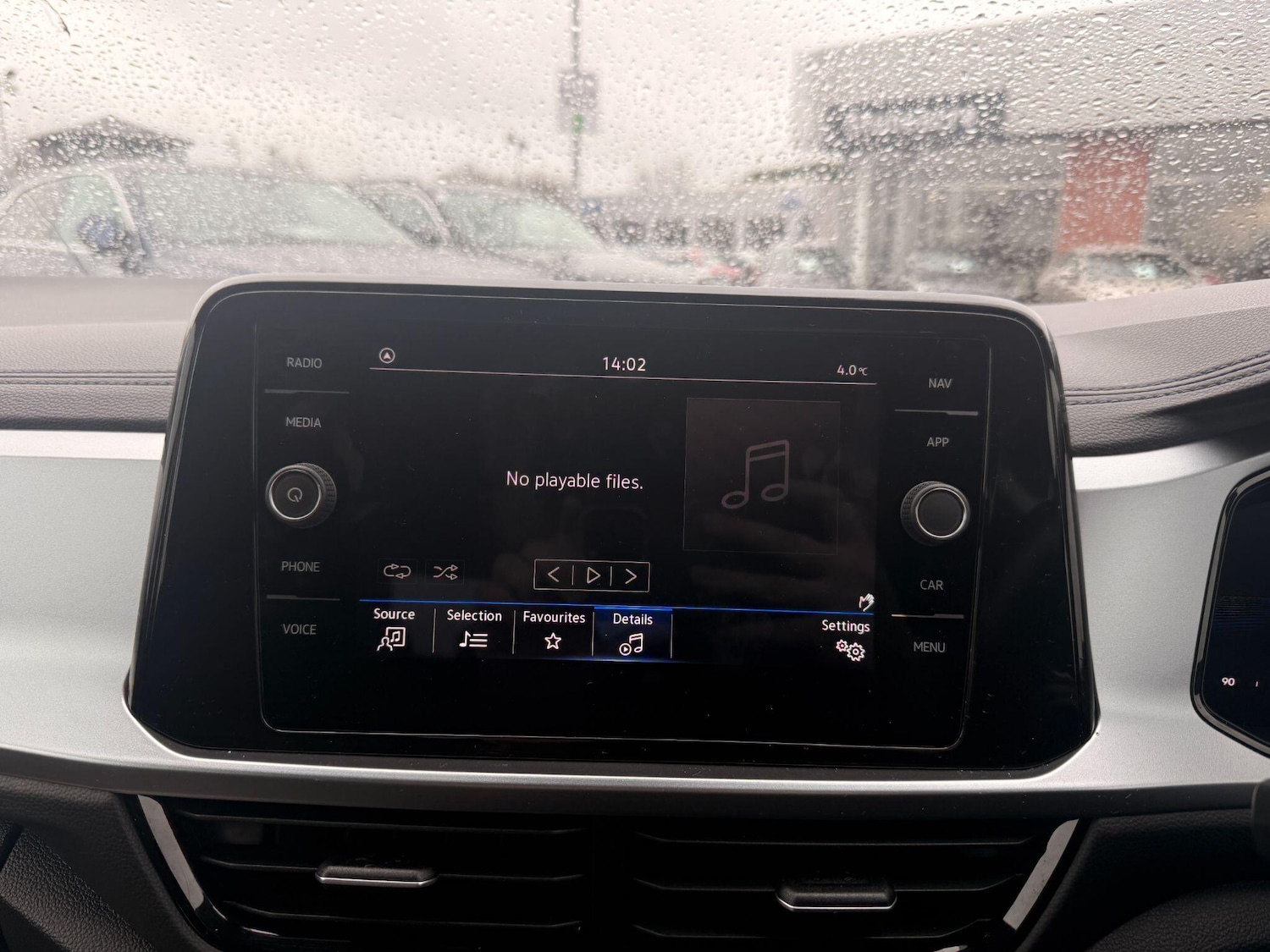 Used Volkswagen T-Roc 2023 for sale - 77709948: Photo 23