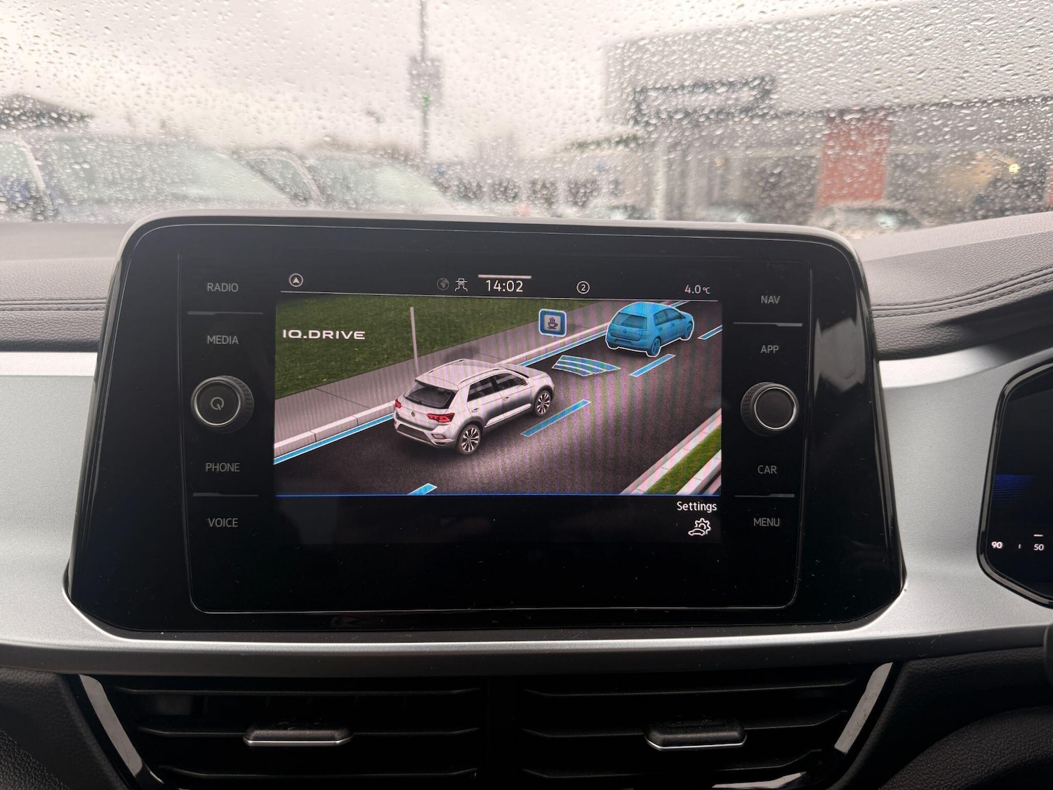 Used Volkswagen T-Roc 2023 for sale - 77709948: Photo 24