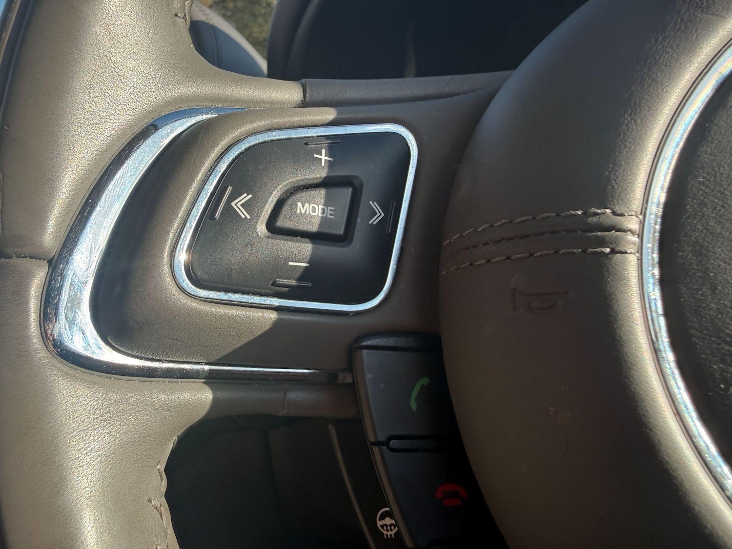 Used Jaguar XJ 2016 for sale - 76484421: Photo 12