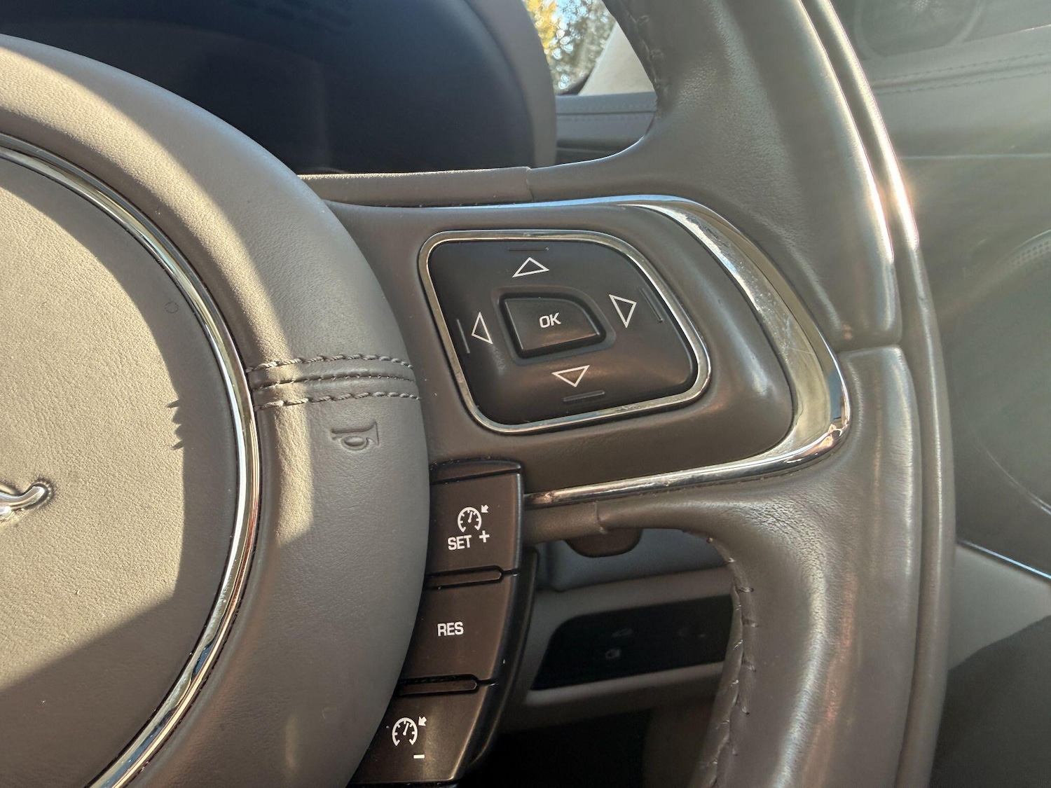 Used Jaguar XJ 2016 for sale - 76484421: Photo 13