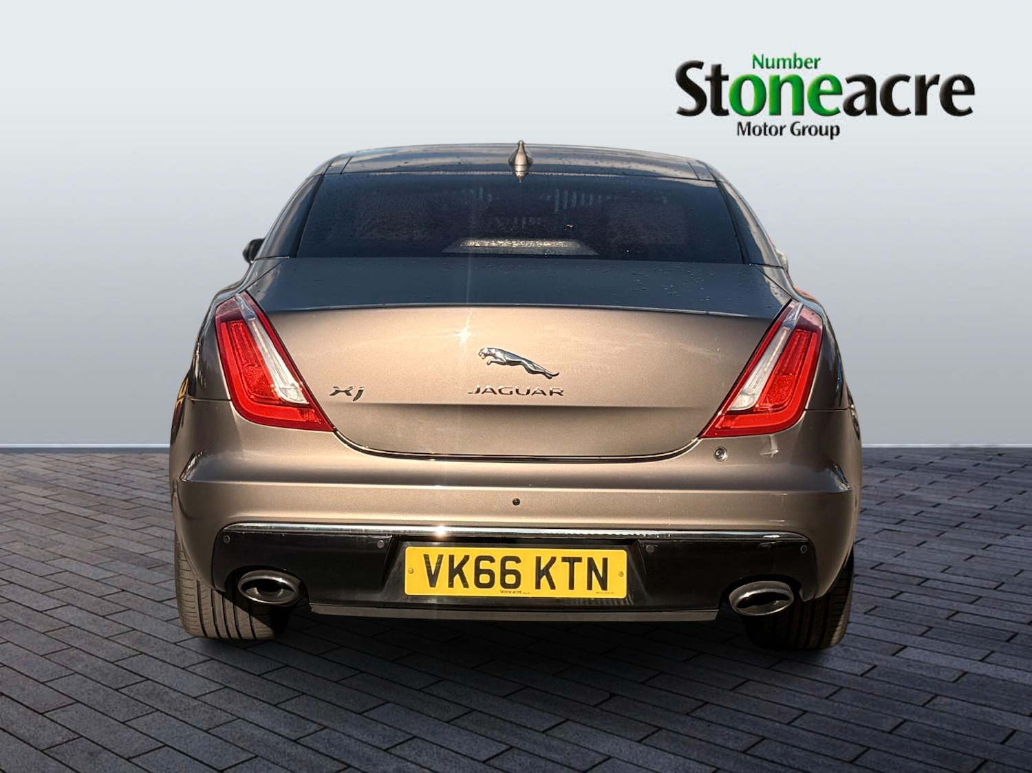 Used Jaguar XJ 2016 for sale - 76484421: Photo 6