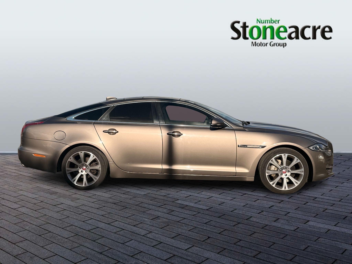 Used Jaguar XJ 2016 for sale - 76484421: Photo 7