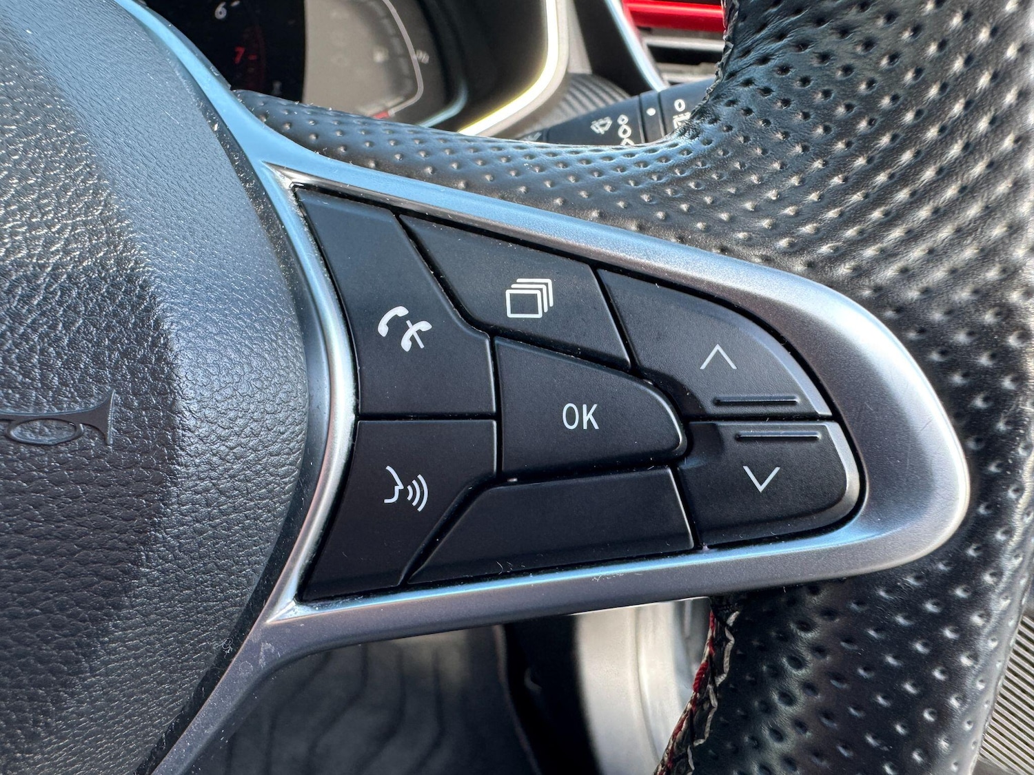 Used Renault Clio 2020 for sale - 76432712: Photo 19