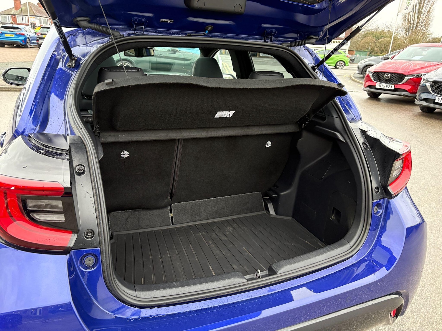 Used Mazda Mazda2 HYBRID 2024 for sale - 76995218: Photo 11