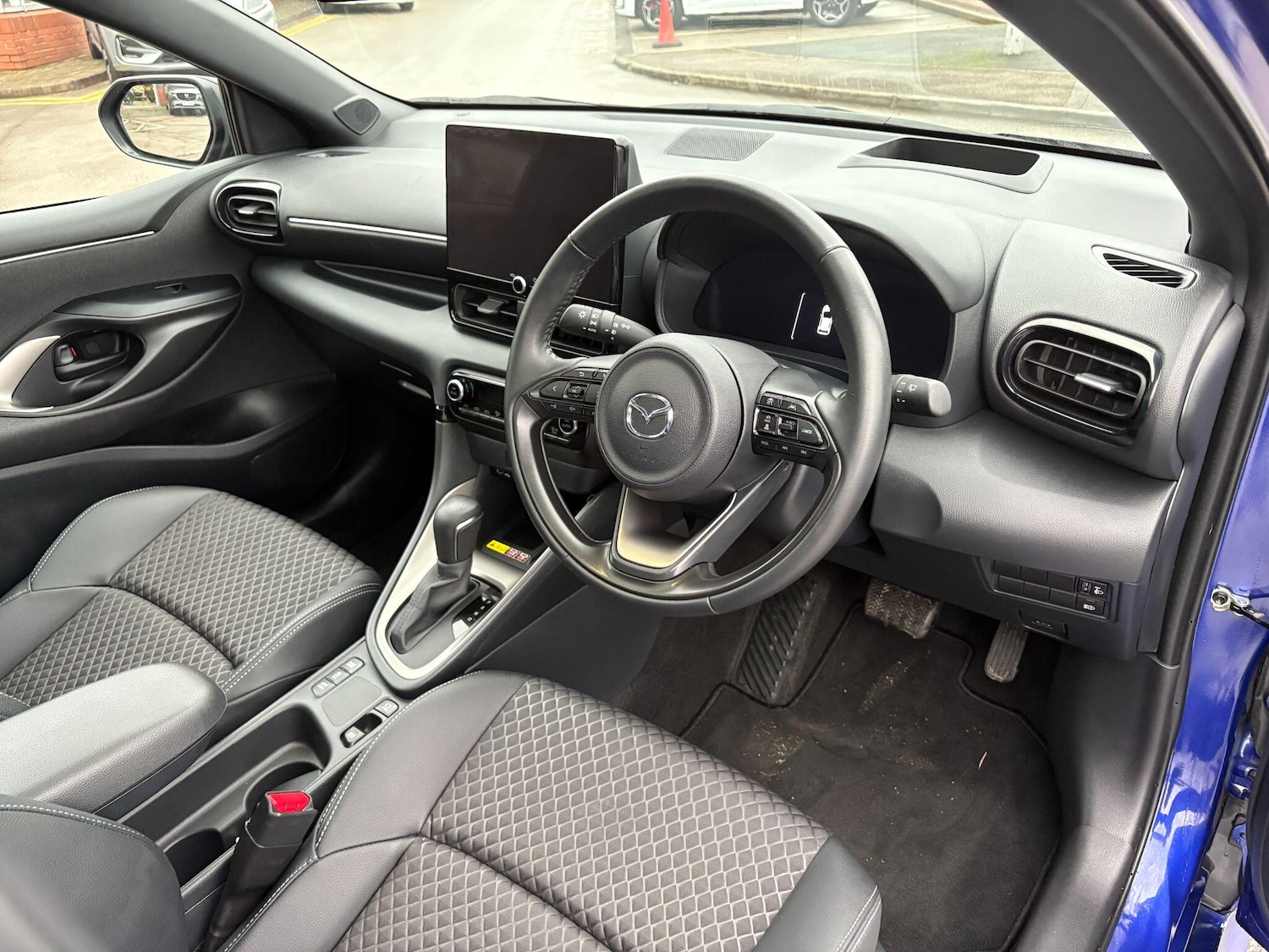 Used Mazda Mazda2 HYBRID 2024 for sale - 76995218: Photo 8