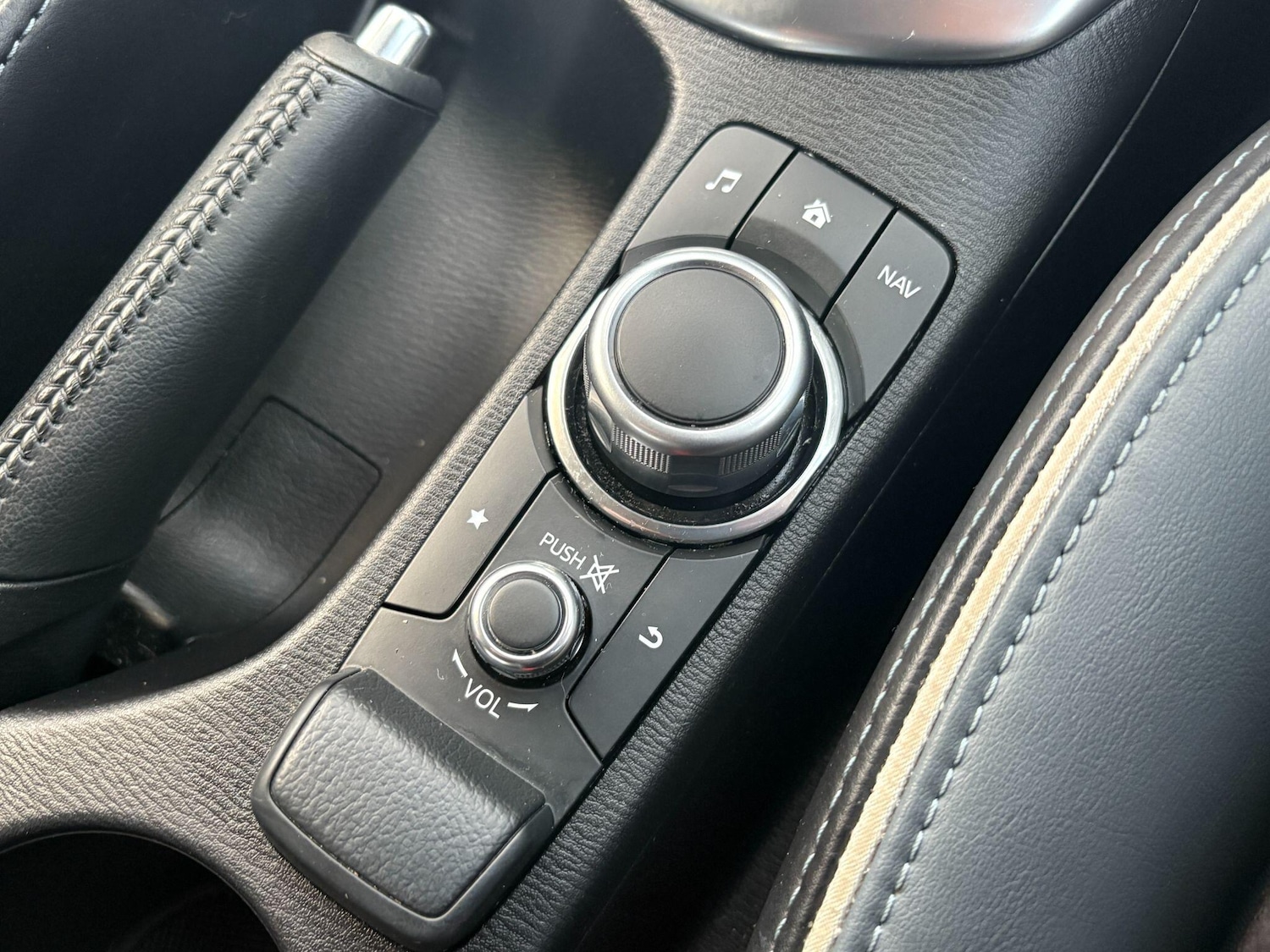 Used Mazda Mazda2 2021 for sale - 76743117: Photo 27