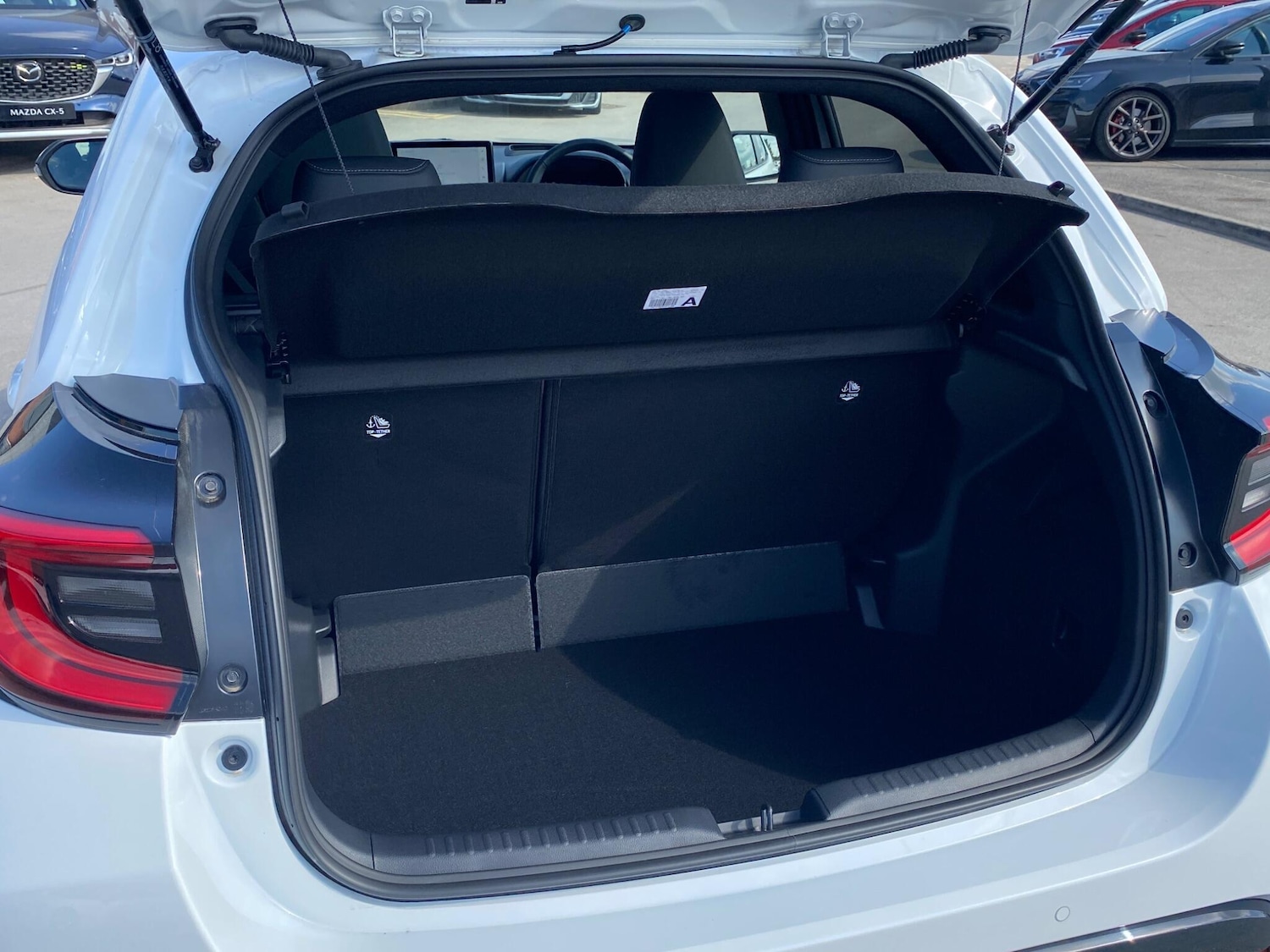 Used Mazda Mazda2 HYBRID 2025 for sale - 76370547: Photo 19