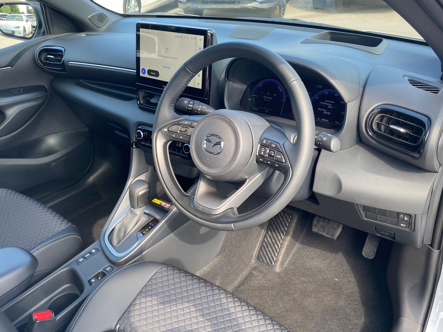 Used Mazda Mazda2 HYBRID 2025 for sale - 76370547: Photo 9