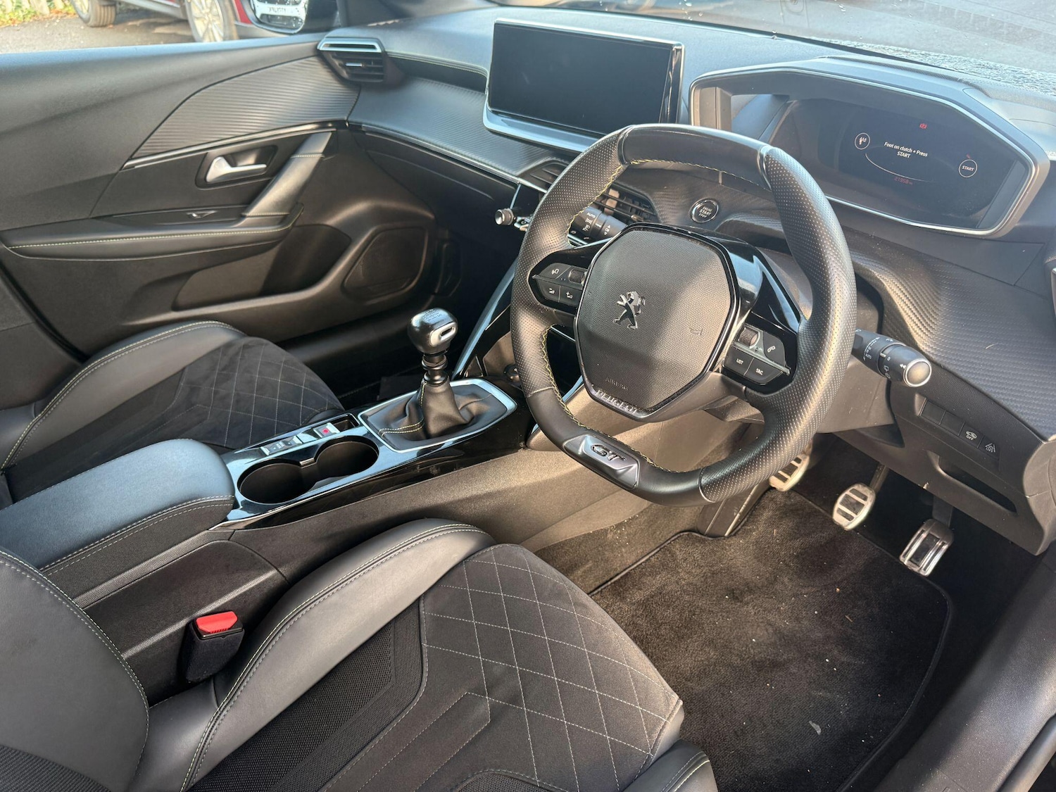 Used Peugeot 208 2023 for sale - 76537937: Photo 11