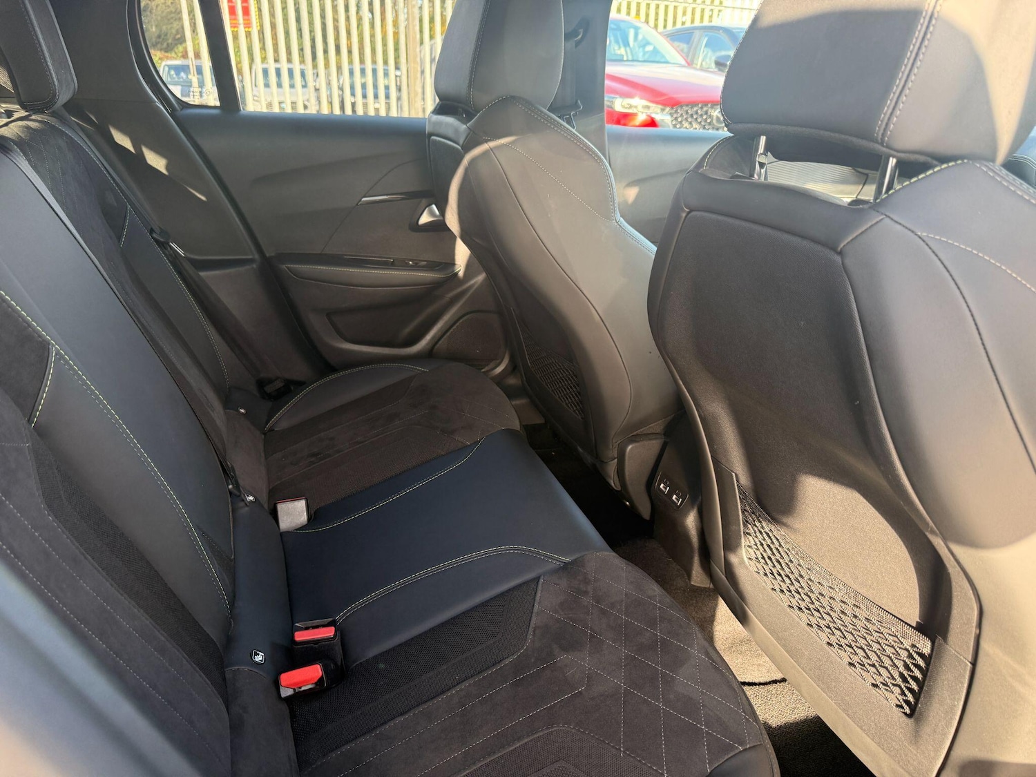 Used Peugeot 208 2023 for sale - 76537937: Photo 13