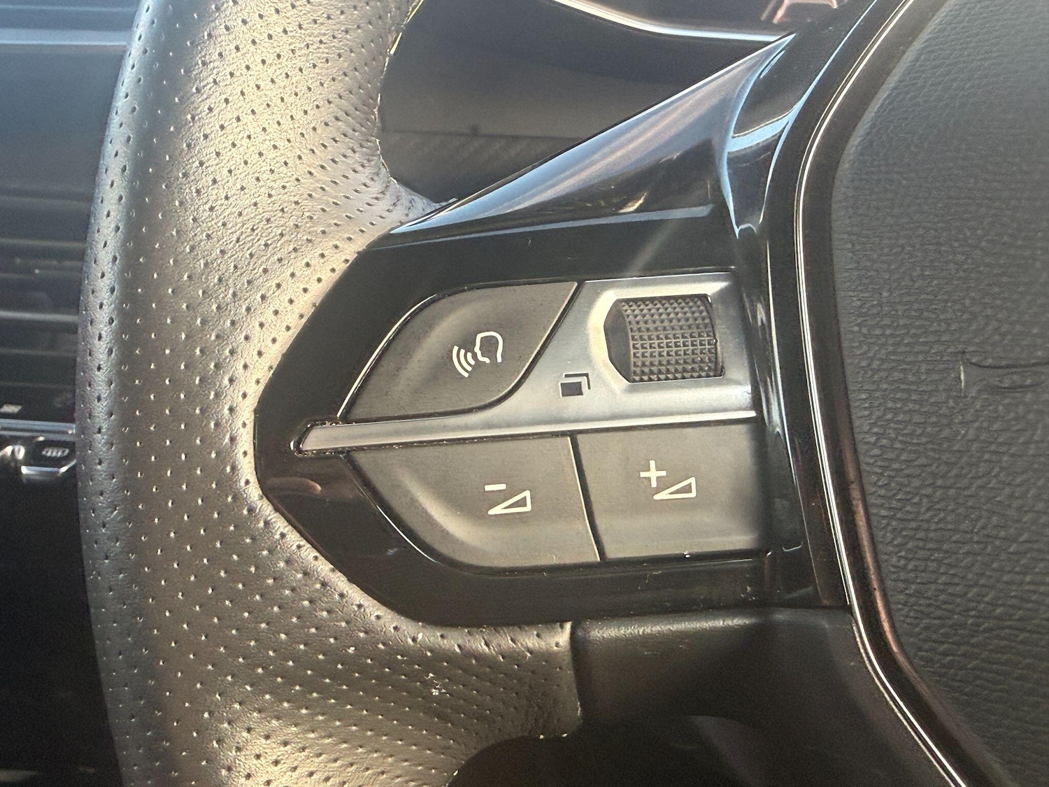 Used Peugeot 208 2023 for sale - 76537937: Photo 15