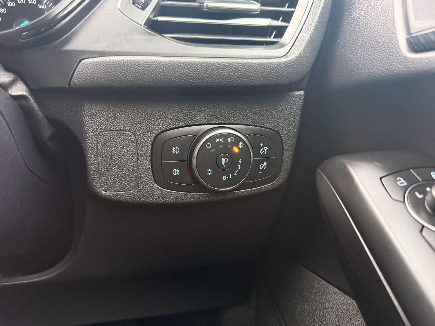 Used Ford Focus 2023 for sale - 76370423: Photo 17