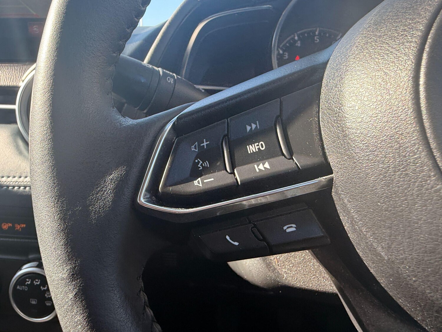 Used Mazda Mazda2 2022 for sale - 76122945: Photo 15