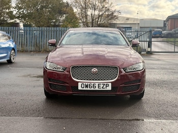 Used Jaguar XE 2017 for sale - 76645730: Photo
