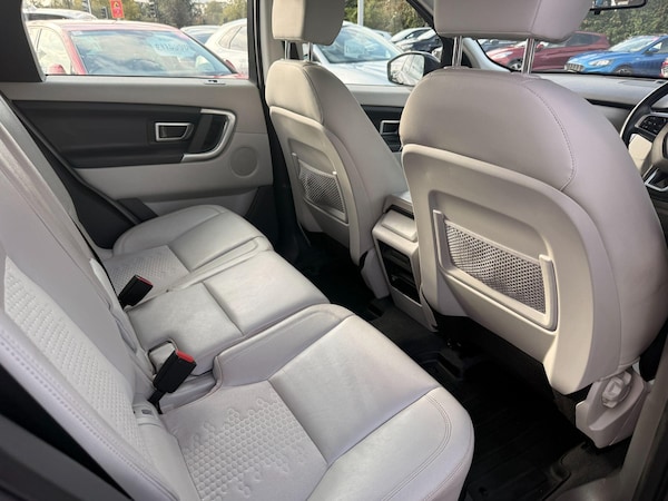 Used Land Rover Discovery Sport 2016 for sale - 76269863: Photo 11