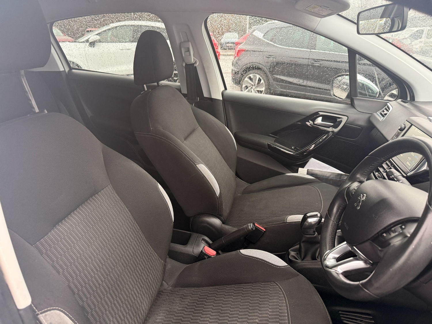 Used Peugeot 208 2015 for sale - 77315205: Photo 10