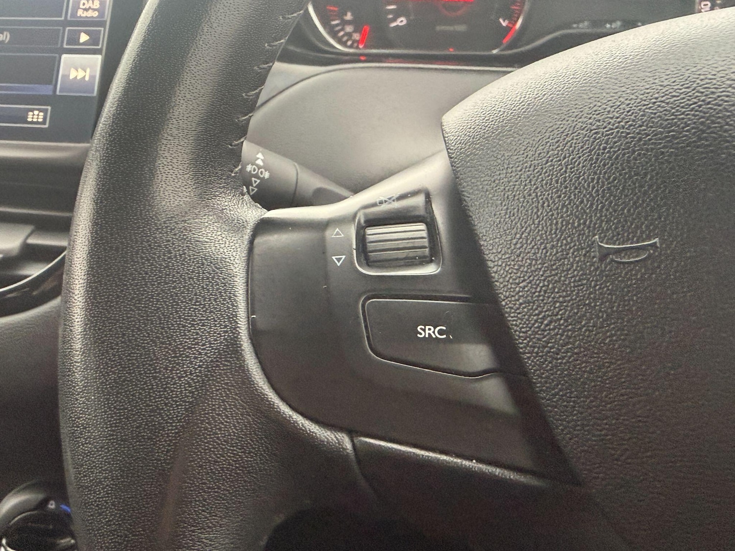 Used Peugeot 208 2015 for sale - 77315205: Photo 13