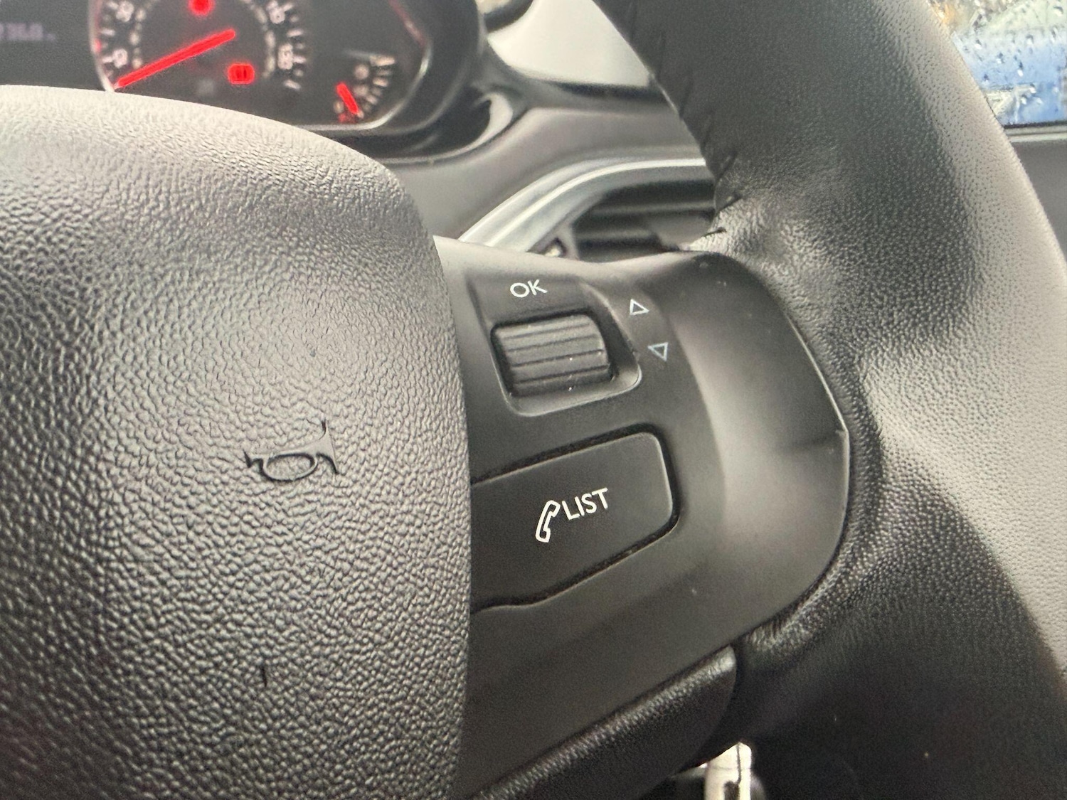 Used Peugeot 208 2015 for sale - 77315205: Photo 14