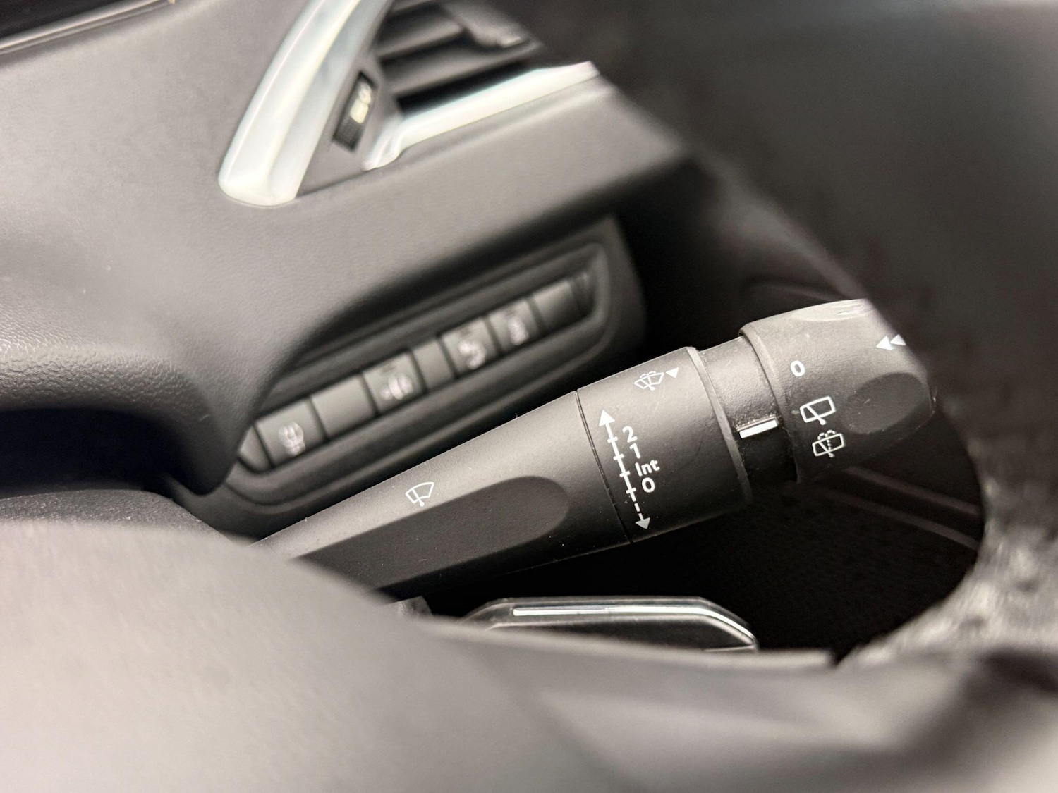 Used Peugeot 208 2015 for sale - 77315205: Photo 15