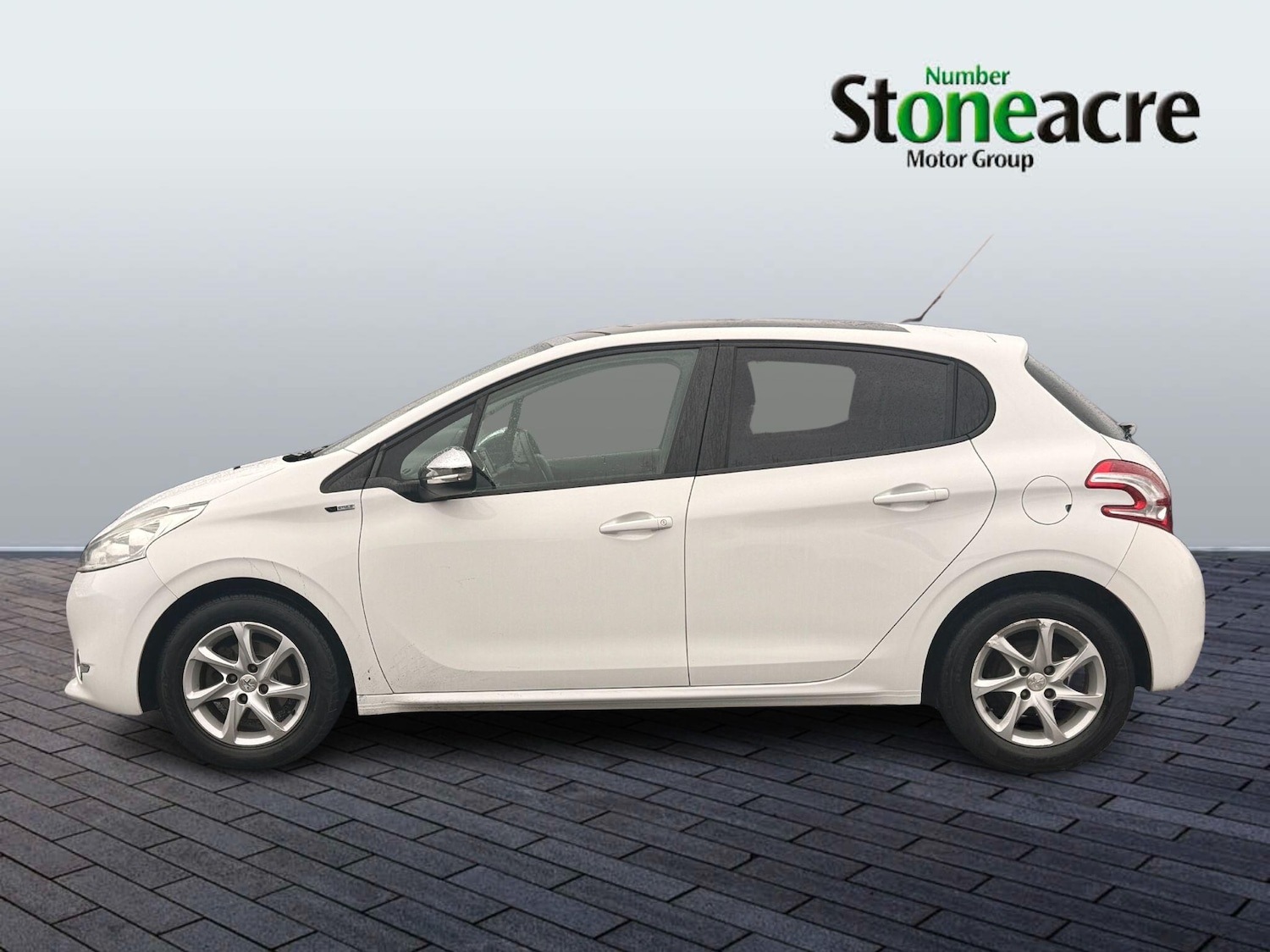 Used Peugeot 208 2015 for sale - 77315205: Photo 5