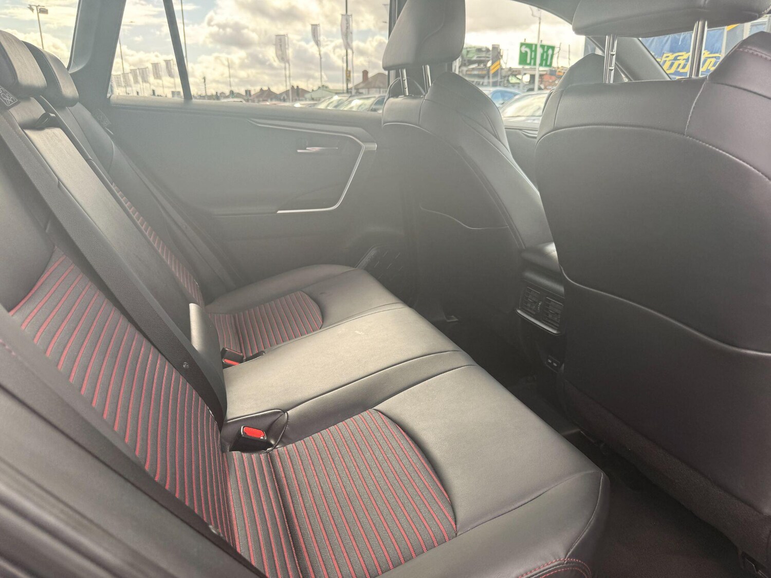 Used Toyota RAV4 2022 for sale - 76002317: Photo 12