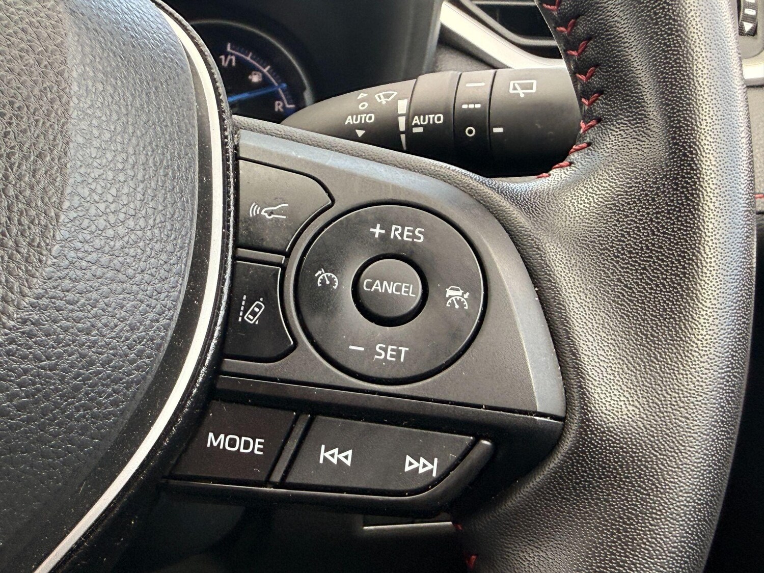 Used Toyota RAV4 2022 for sale - 76002317: Photo 17