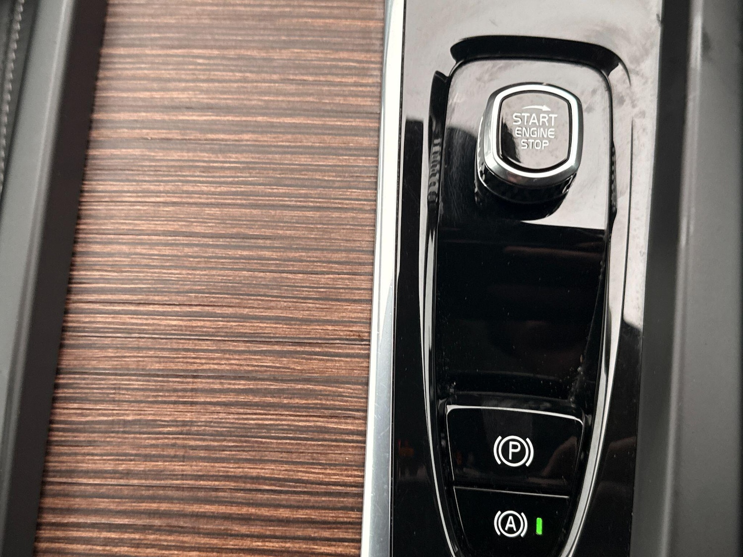 Used Volvo XC60 2023 for sale - 77253882: Photo 15