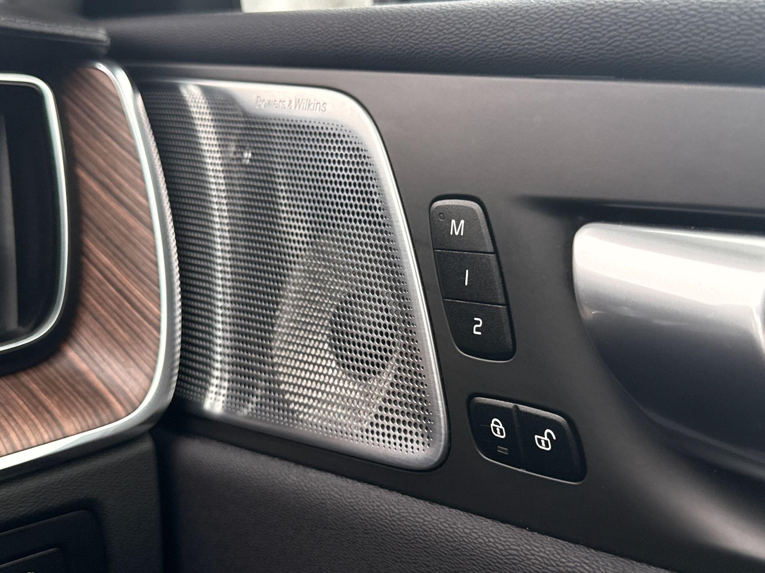 Used Volvo XC60 2023 for sale - 77253882: Photo 16