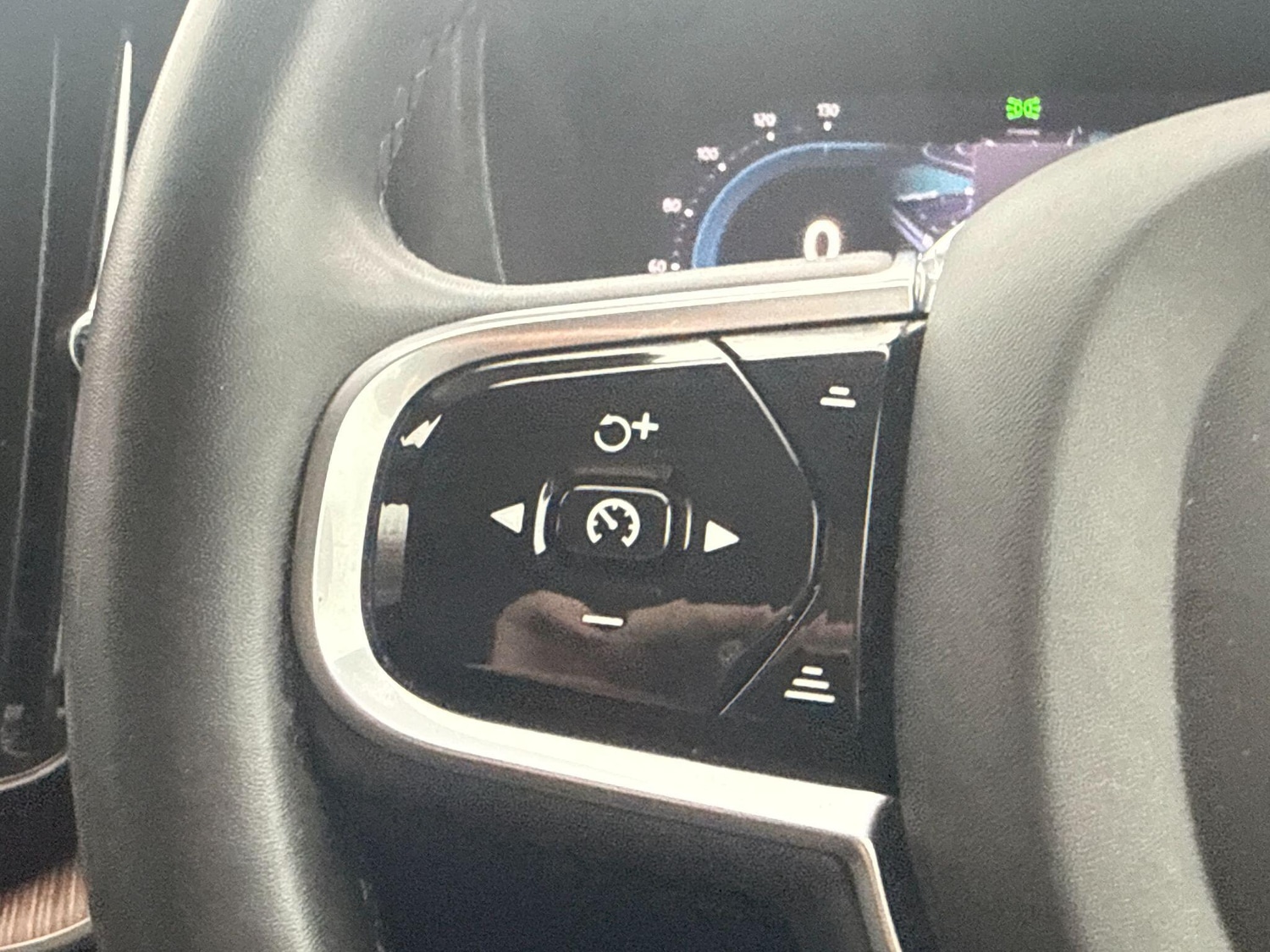 Used Volvo XC60 2023 for sale - 77253882: Photo 18