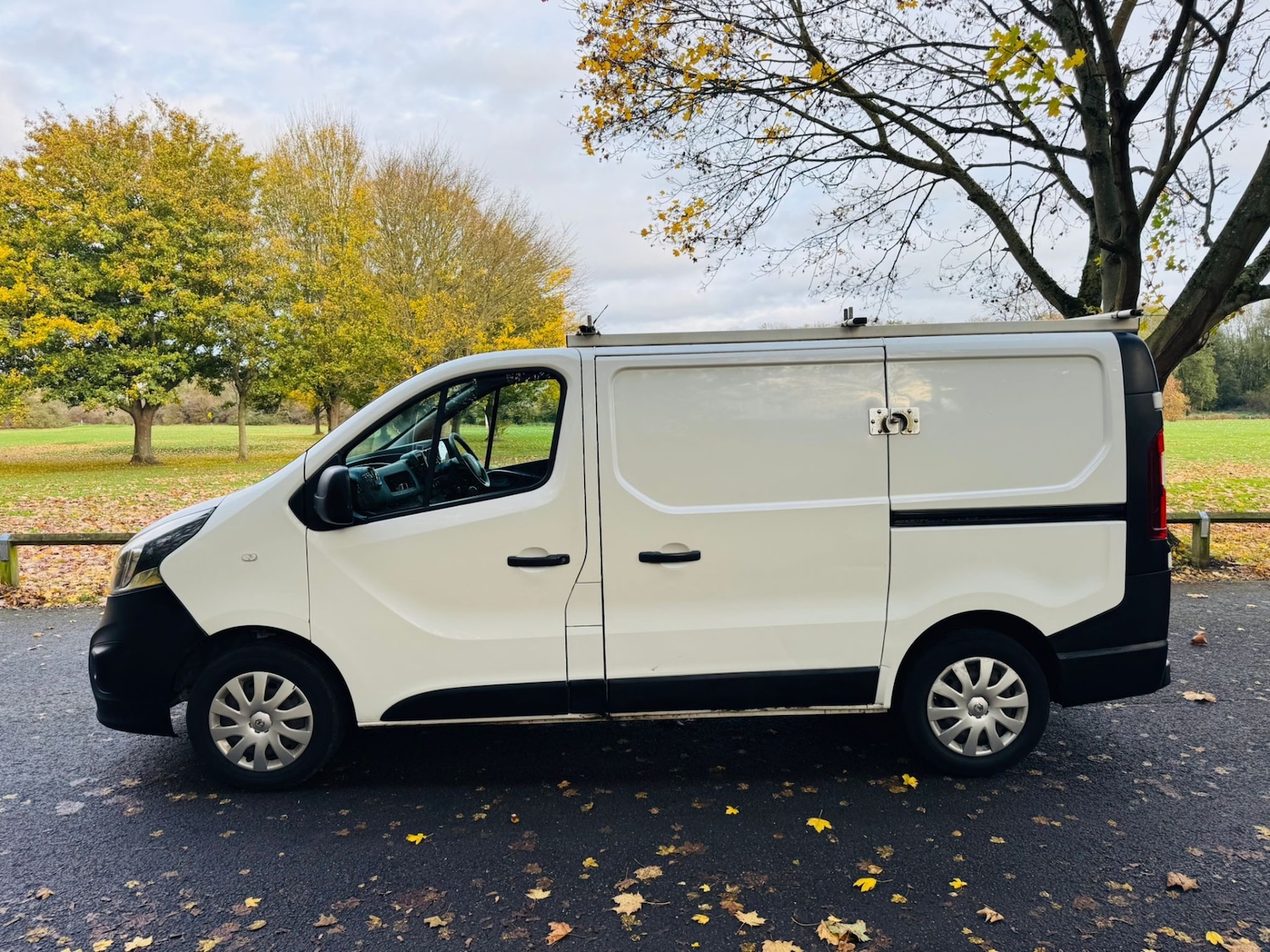 Used Vauxhall Vivaro 2016 for sale - 76488445: Photo 3