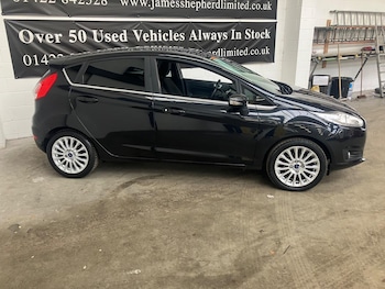 Used Ford Fiesta 2015 for sale - 77484404: Photo