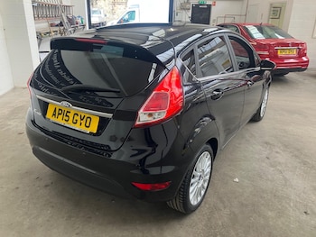 Used Ford Fiesta 2015 for sale - 77484404: Photo